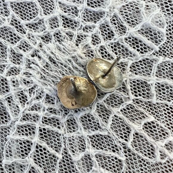 Vintage 70’s Native Black Onyx Post Earrings - Picture 10 of 12